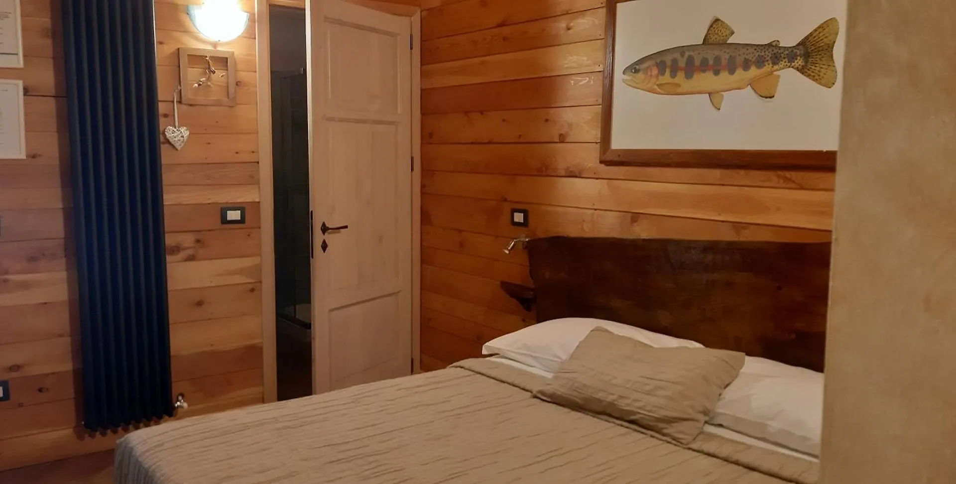 ゲストハウス Trout Lodge Collagna イタリア