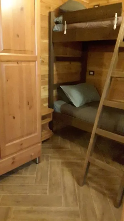 Trout Lodge Collagna Гостевой дом